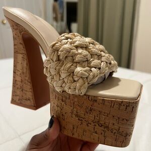 PrettyLittleThing Platform Sandals